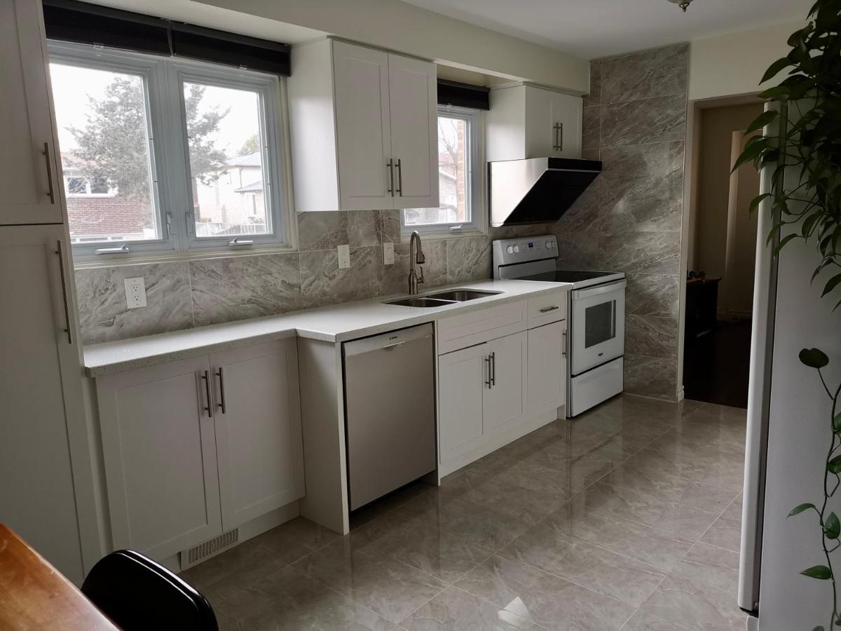 Private Rooms In House In North York Shared Kitchen Toronto Extérieur photo